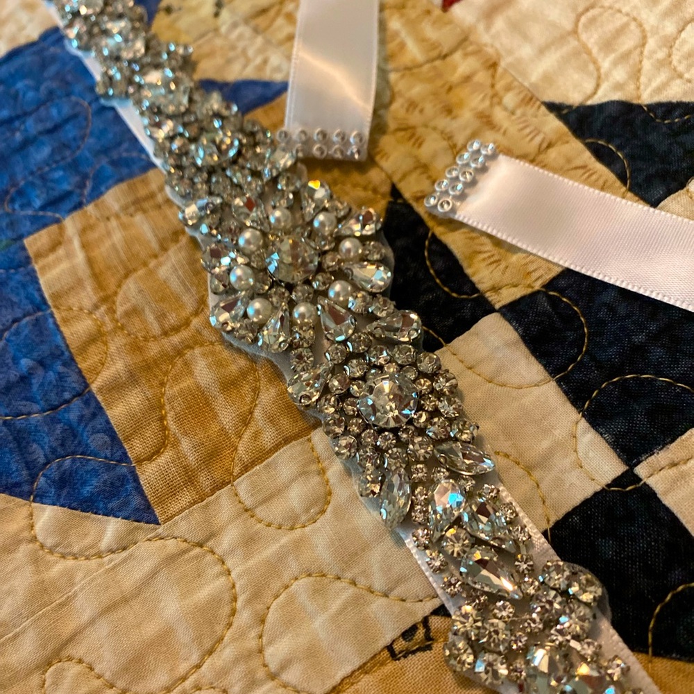 Rhinestone/Faux Pearl Dress Belt in White